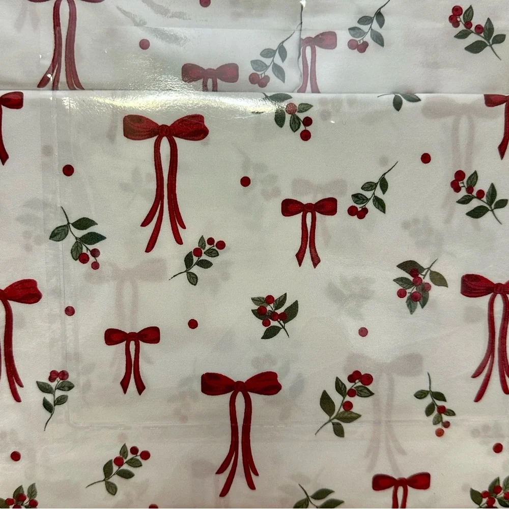 NWT-Twin Size Wendy Bellissimo White Sheet Set W/Red Bows & Green Sprig Accents